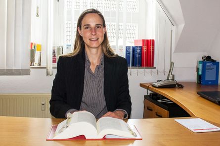 Rechtsanwältin Rebekka Worok erwartet Sie!